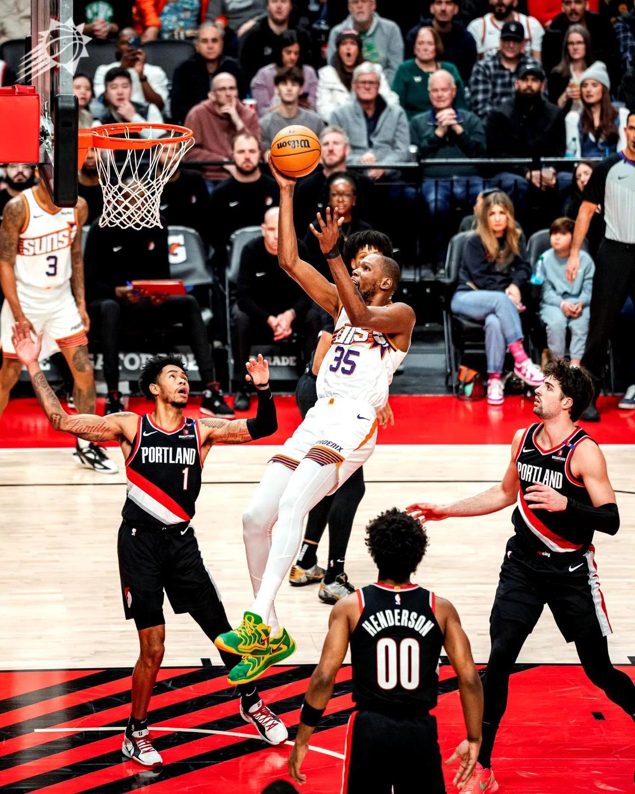 包含杜兰特巅峰对决，浓眉哥与40激战美国队分钟，回归赛场胜负难料！的词条